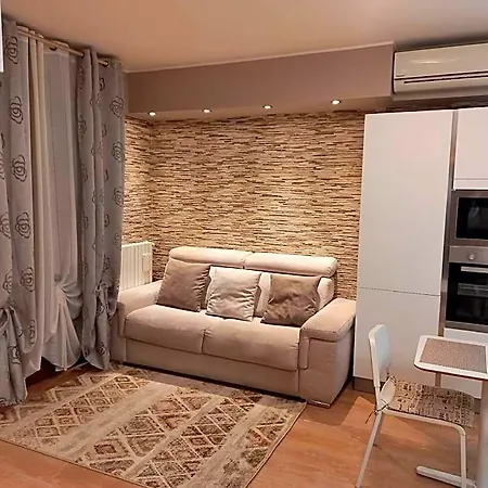 Elegante Ed Accogliente Con Garage. Abano Terme