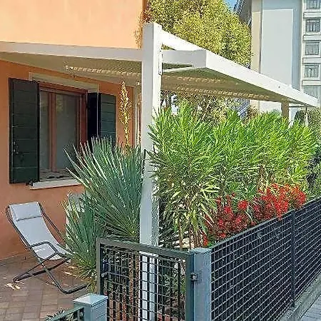 Elegante Ed Accogliente Con Garage. 5*