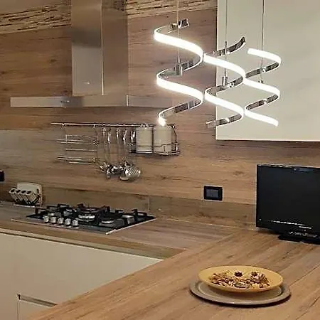 شقة Elegante Ed Accogliente Con Garage.