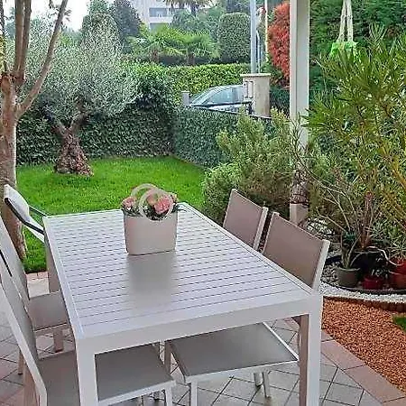 Elegante Ed Accogliente Con Garage. Abano Terme