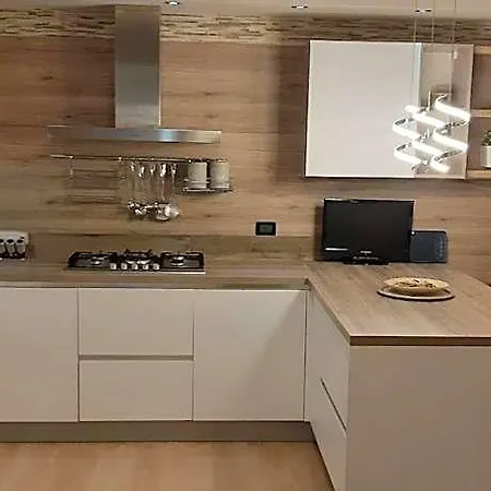 Elegante Ed Accogliente Con Garage. Hotel