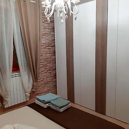 Elegante Ed Accogliente Con Garage. * أبانو تيرمي
