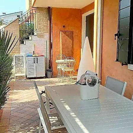 شقة Elegante Ed Accogliente Con Garage. *