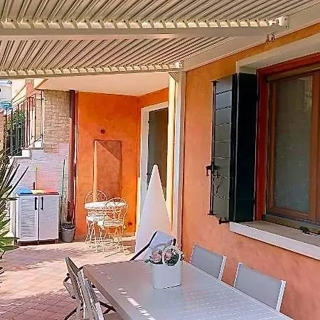 Elegante Ed Accogliente Con Garage. מלון